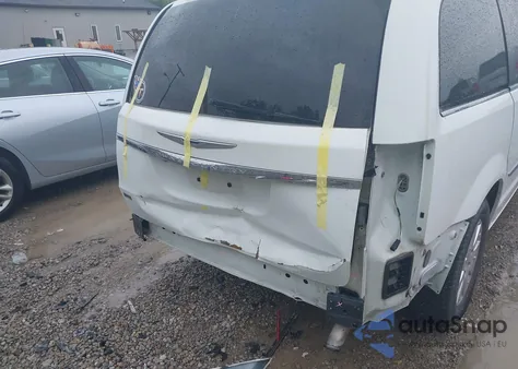 2015 Chrysler Town & Country Touring из США, поврежденный, VIN 2C4RC1BG0FR534113